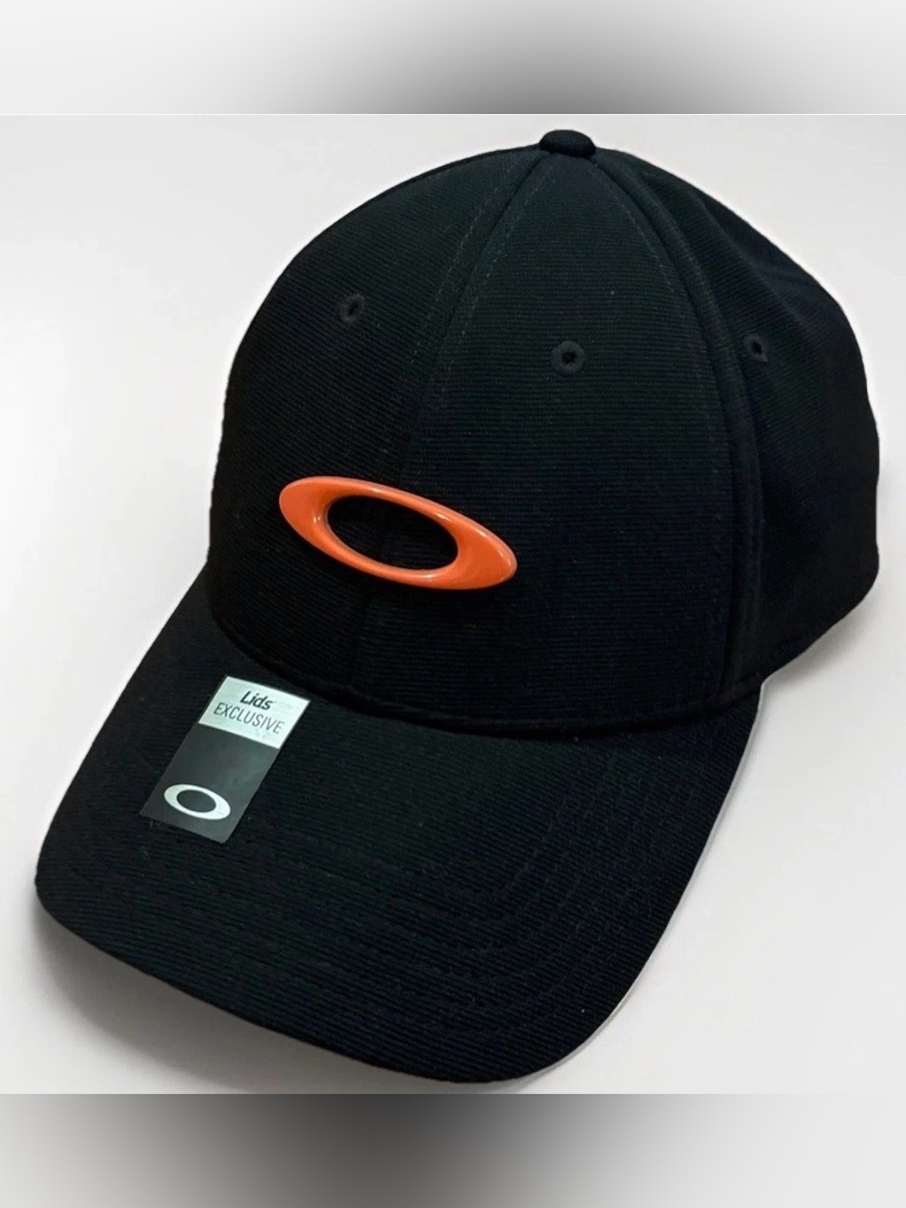 Oakley Hat Fitted Black Cap Size L/XL Lids Exclusive Flexfit Performance Fit
